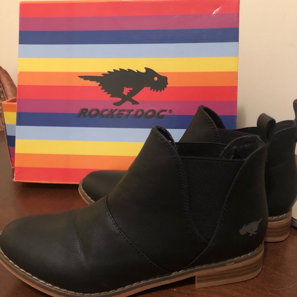 Rocket dog black chelsea boot